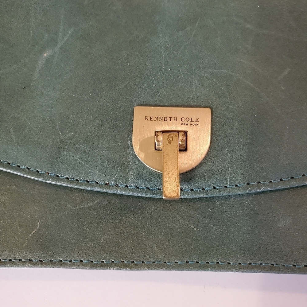 Kenneth Cole New York Green Leather Wallet - Picture 2 of 11